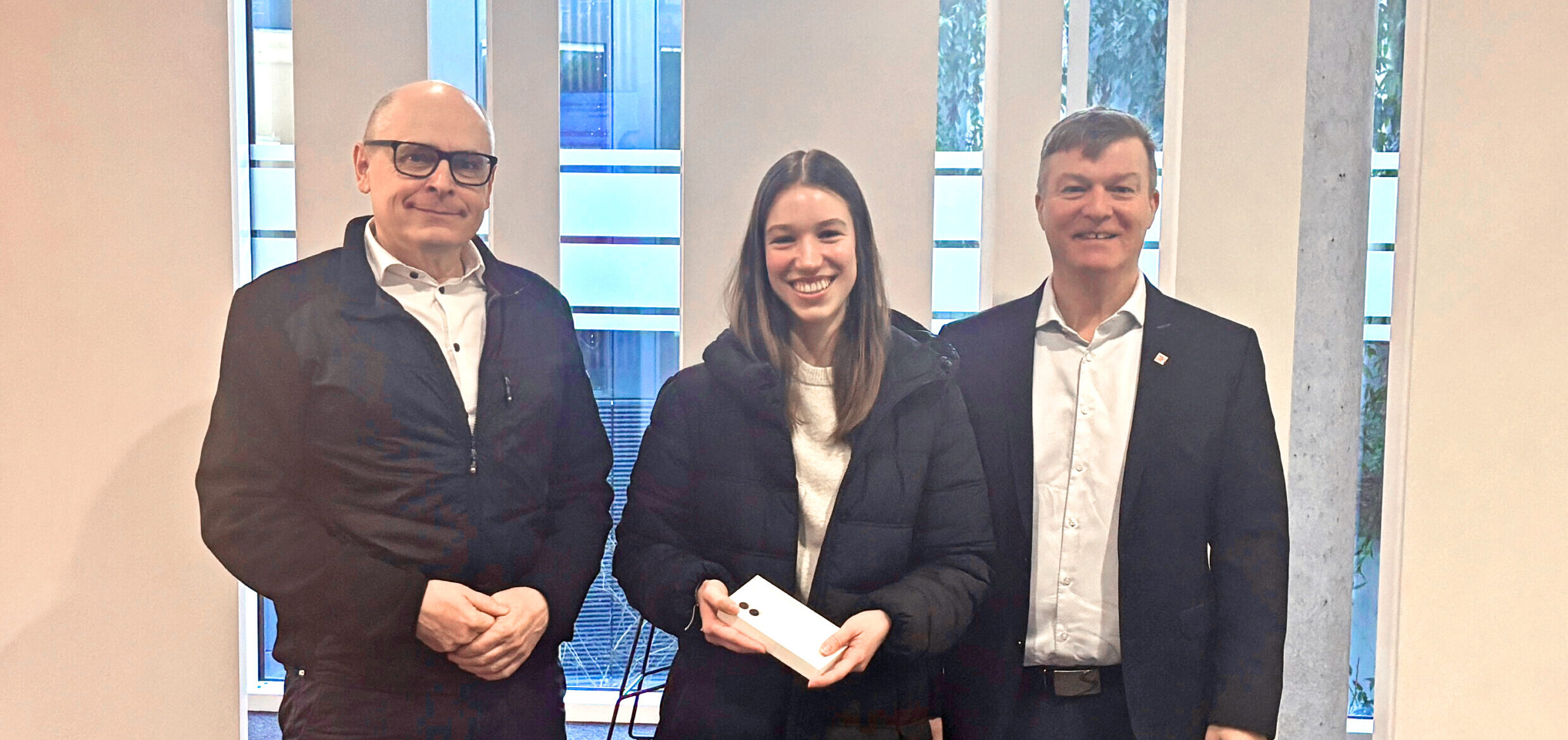 BBOÖ überreicht Preise aus dem Glasfaser-Gewinnspiel in Kooperation mit Tips BBOÖ überreicht Preise aus dem Glasfaser-Gewinnspiel in Kooperation mit Tips